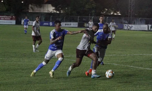 
          Imagem ilustrativa da imagem Desportiva vence o Vitória de virada em jogo com golaços
          