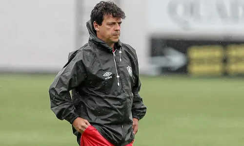 
          Imagem ilustrativa da imagem Diniz faz desabafo e se diz honrado por fazer parte da história do Fluminense
          