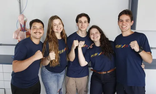 
          Imagem ilustrativa da imagem Dois estudantes no ES tiram nota 1.000 no Enem
          