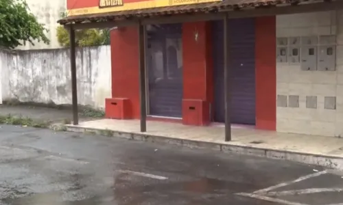 
          Imagem ilustrativa da imagem Dono de lanchonete é esfaqueado por cliente em Soteco
          