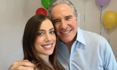 
          Imagem ilustrativa da imagem Dor nas costas levou à descoberta de leucemia na filha de Roberto Justus
          