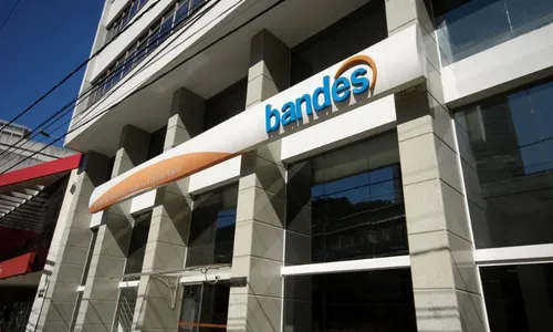 
          Imagem ilustrativa da imagem ES anuncia 1 bilhão de reais para empréstimos a empresas
          