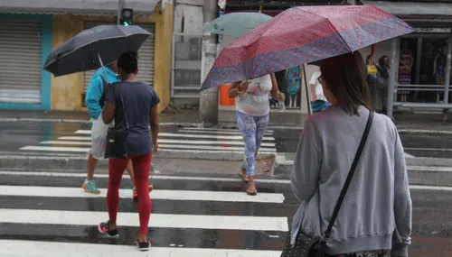 
          Imagem ilustrativa da imagem ES recebe novo alerta para chuvas intensas com risco de alagamentos
          