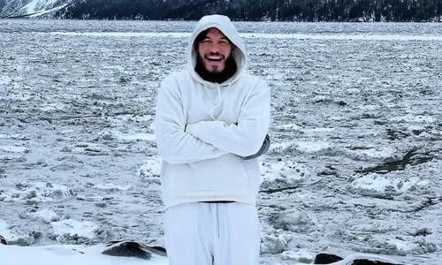 
          Imagem ilustrativa da imagem Eliezer revela que pagou mais de R$ 46 mil em viagem ao Alasca
          