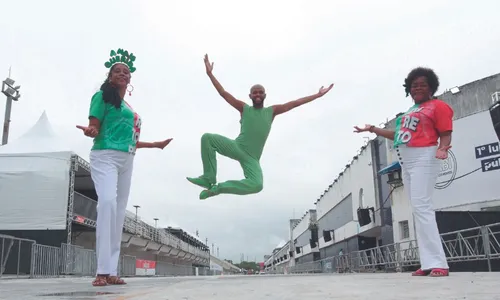 
          Imagem ilustrativa da imagem Encontro de gerações na folia
          