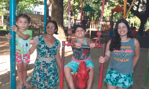 
          Imagem ilustrativa da imagem Encontro de gerações no Parque Moscoso
          