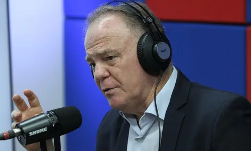 
          Imagem ilustrativa da imagem Entre prefeitos e petistas
          