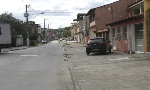 
          Imagem ilustrativa da imagem Entregador de pizza é assaltado após sofrer acidente
          