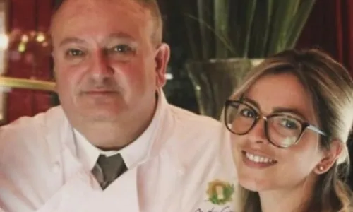 
          Imagem ilustrativa da imagem Erick Jacquin homenageia ex-participante do Pesadelo na Cozinha que morreu
          