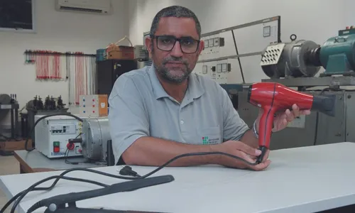 
          Imagem ilustrativa da imagem Especialistas ensinam a evitar choque elétrico
          