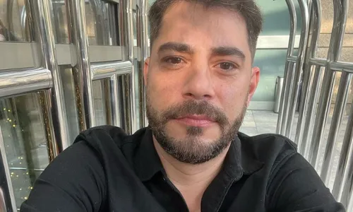 
          Imagem ilustrativa da imagem Evaristo Costa é internado em UTI por complicações de doença autoimune
          