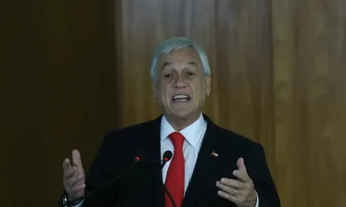
          Imagem ilustrativa da imagem Ex-presidente do Chile morre em acidente de helicóptero, diz jornal
          
