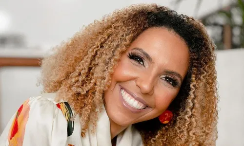 
          Imagem ilustrativa da imagem Ex-repórter da Globo é baleada em tentativa de assalto após desfiles no Rio
          