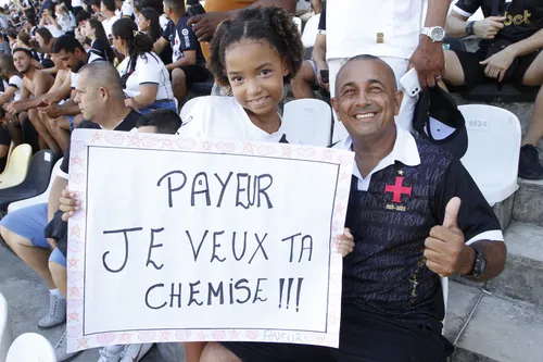 
          Imagem ilustrativa da imagem Famílias capixabas aproveitam chance e assistem vitória do Vasco no ES
          