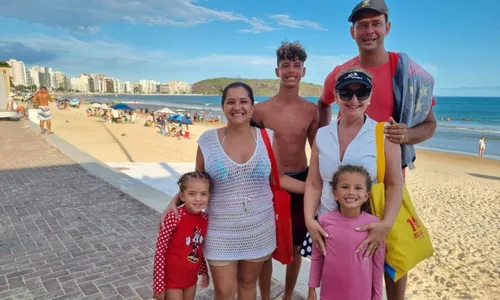 
          Imagem ilustrativa da imagem Famílias começam a chegar em Guarapari para curtir as férias
          