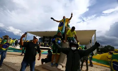 
          Imagem ilustrativa da imagem Faz um ano: veja o passo a passo do ato golpista
          