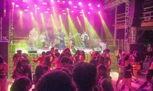 
          Imagem ilustrativa da imagem Feriadão com festival de forró em Itaúnas
          