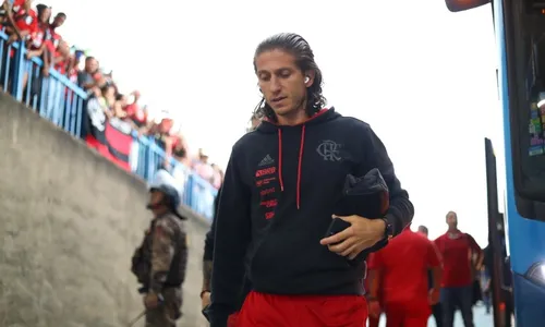 
          Imagem ilustrativa da imagem Filipe Luís é anunciado como técnico do sub-17 do Flamengo após recusar seleção
          