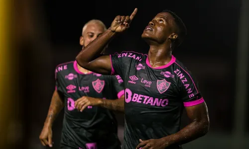 
          Imagem ilustrativa da imagem Fluminense supera golaço, goleia Bangu e dispara na liderança no Carioca
          