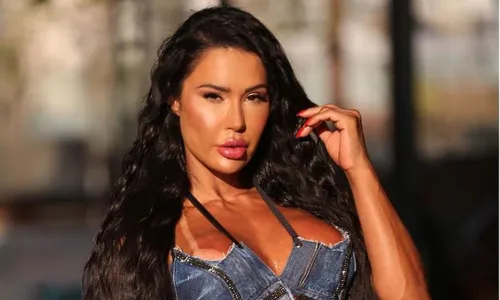 
          Imagem ilustrativa da imagem Fora da Avenida, Gracyanne Barbosa diz que usou o Carnaval para refletir
          