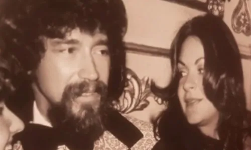 
          Imagem ilustrativa da imagem Gloria Vaquer, ex-mulher de Raul Seixas, morre nos Estados Unidos
          