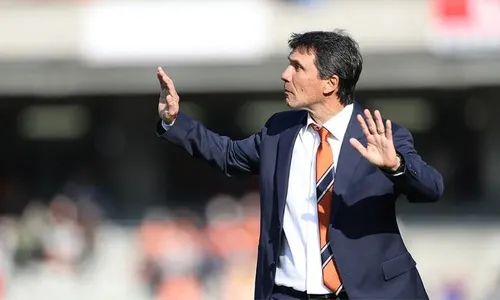 
          Imagem ilustrativa da imagem Goiás não se acerta com Maurício Barbieri e anuncia o técnico Zé Ricardo para 2024
          