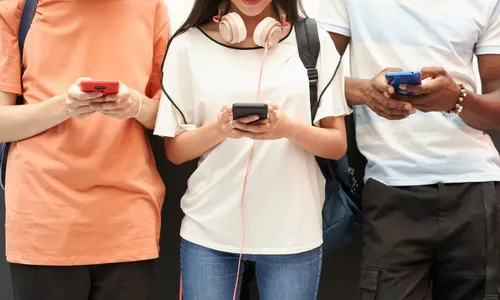 
          Imagem ilustrativa da imagem Governo de SP bloqueia acesso a apps em escolas estaduais
          