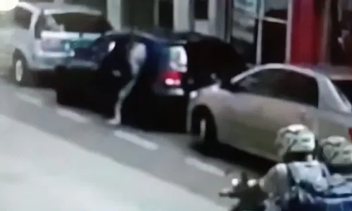 
          Imagem ilustrativa da imagem Grávida sofre sequestro relâmpago em plena luz do dia em Cariacica
          