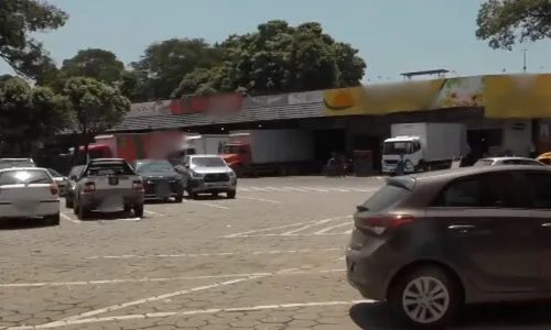 
          Imagem ilustrativa da imagem Homem é baleado após invadir Ceasa
          