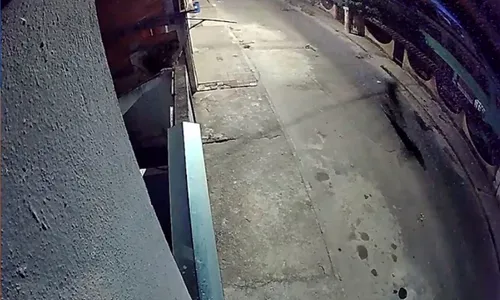 
          Imagem ilustrativa da imagem Homem é preso por fazer ameaças e atirar na casa da ex-namorada em Vila Velha
          