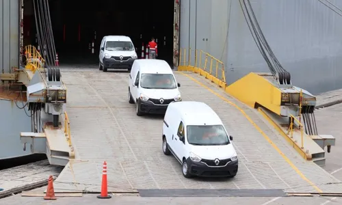 
          Imagem ilustrativa da imagem Hub de veículos de Suape cresce 42% em 2023: é o mais movimentado do Nordeste
          