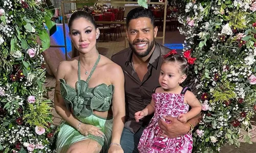 
          Imagem ilustrativa da imagem Hulk descobre na virada de ano que será pai de menina; assista
          