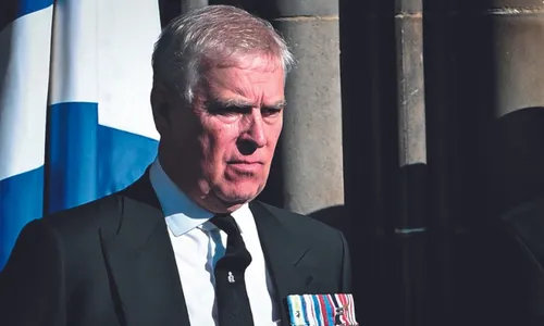 
          Imagem ilustrativa da imagem Irmão do rei Charles em lista ligada a traficante sexual
          