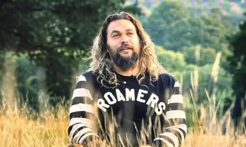 
          Imagem ilustrativa da imagem Jason Momoa diz que 'previu' erupção histórica de vulcões no Havaí
          