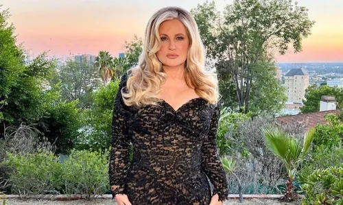 
          Imagem ilustrativa da imagem Jennifer Coolidge faz agradecimento inusitado após vencer Emmy de atriz coadjuvante
          