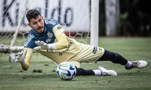 
          Imagem ilustrativa da imagem João Paulo descarta propostas, aceita reduzir salário e fica no Santos em 2024
          