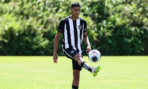 
          Imagem ilustrativa da imagem Jogador do Botafogo é internado após sofrer traumatismo craniano
          