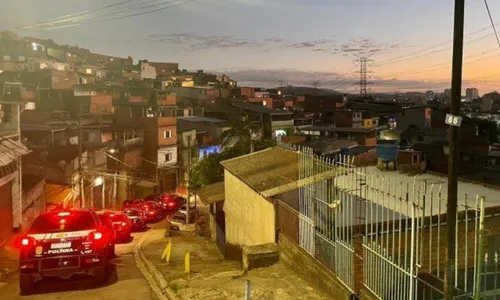 
          Imagem ilustrativa da imagem Jovem atrai autoridades para grupo com pedofilia para extorsão, diz polícia
          