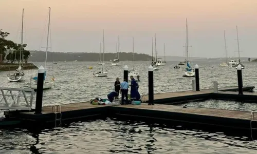 
          Imagem ilustrativa da imagem Jovem fica gravemente ferida após ser mordida por tubarão na Austrália
          