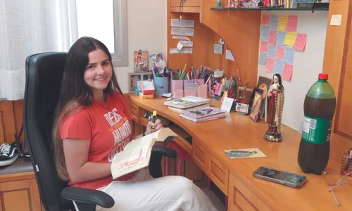 
          Imagem ilustrativa da imagem Jovens abrem mão de redes sociais e pratos preferidos
          