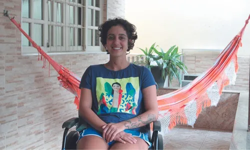 
          Imagem ilustrativa da imagem Lesionada em acroyoga: "Tenho muita fé que vou conseguir voltar a andar”
          