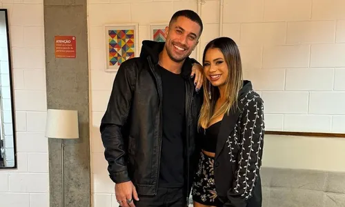 
          Imagem ilustrativa da imagem Lexa é surpreendida com planos de Ricardo Vianna de casar e ter filhos
          