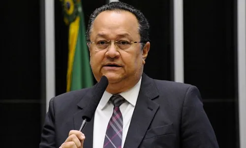 
          Imagem ilustrativa da imagem Líder passa pano para Lula e irrita evangélicos
          