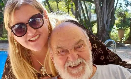 
          Imagem ilustrativa da imagem Lima Duarte lamenta morte da filha, Júlia, aos 46 anos: 'Vazio'
          