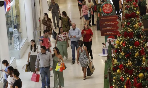 
          Imagem ilustrativa da imagem Lojas abertas até 23 horas nesta quinta-feira na Grande Vitória
          