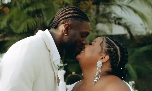 
          Imagem ilustrativa da imagem MC Carol se casa com ex-ator de filme pornô gay
          