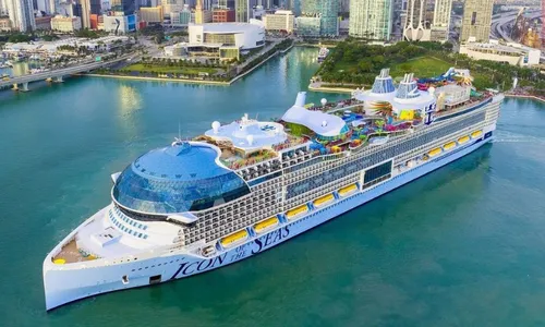 
          Imagem ilustrativa da imagem Maior navio de cruzeiro do mundo faz viagem inaugural
          