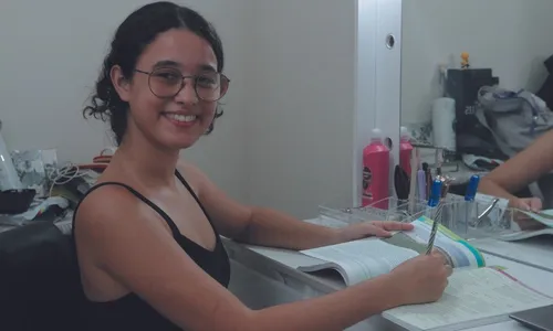 
          Imagem ilustrativa da imagem Mais de 7 mil vão estudar com bolsa em faculdades
          