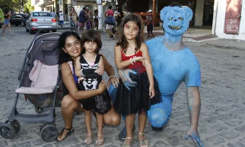 
          Imagem ilustrativa da imagem Mascarados invadem as ruas para o Carnaval de Vila Velha
          