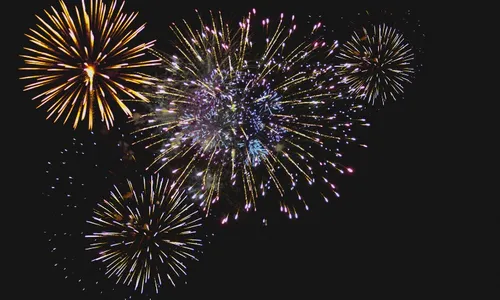 
          Imagem ilustrativa da imagem Médicos alertam sobre riscos do manuseio de fogos de artifício
          